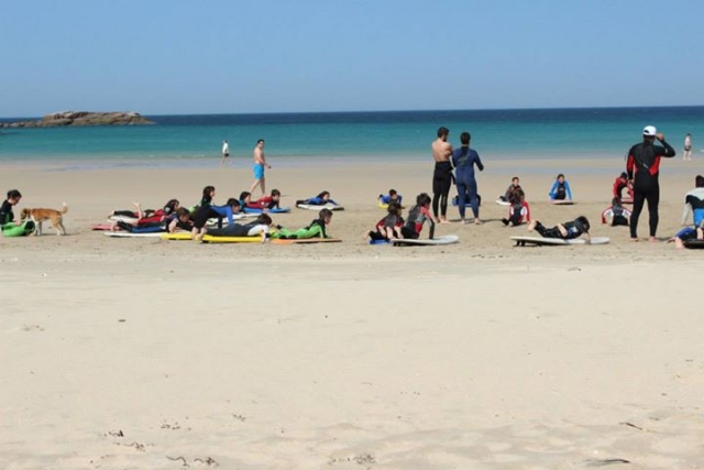  在加利西亚学习冲浪 